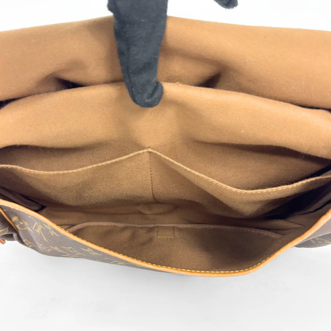 Inside pockets of the bag