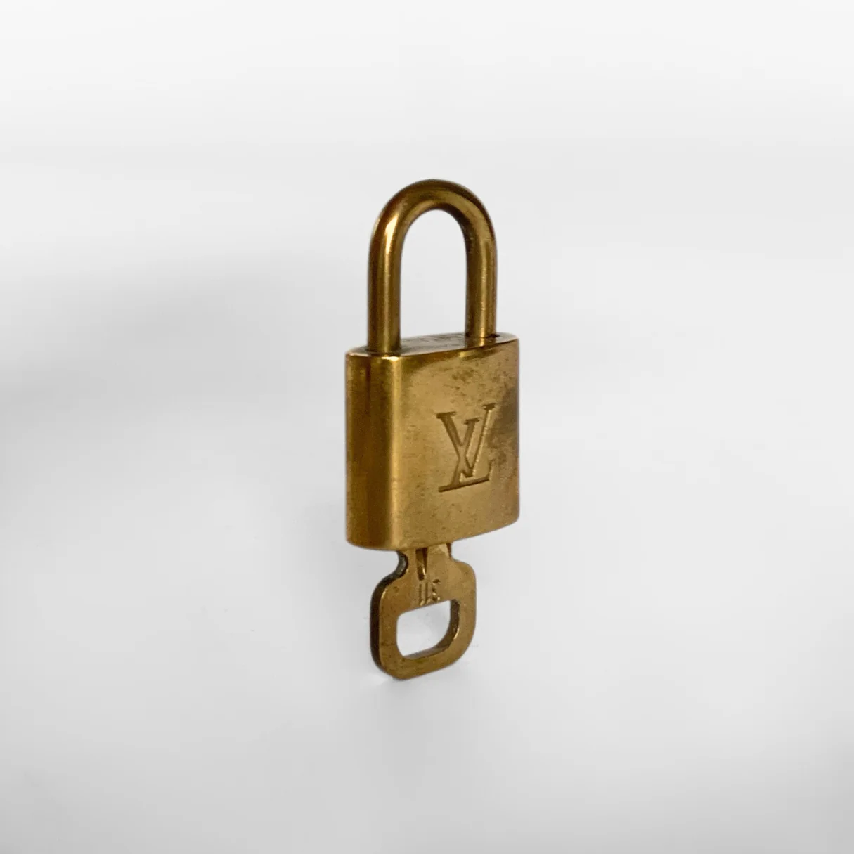 Louis Vuitton Louis Vuitton Lock With Key Metal - Accessories - Etoile Luxury Vintage
