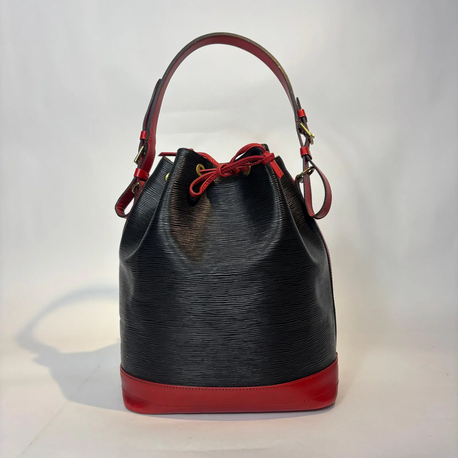 Louis Vuitton - Best Quality Luxury Store
