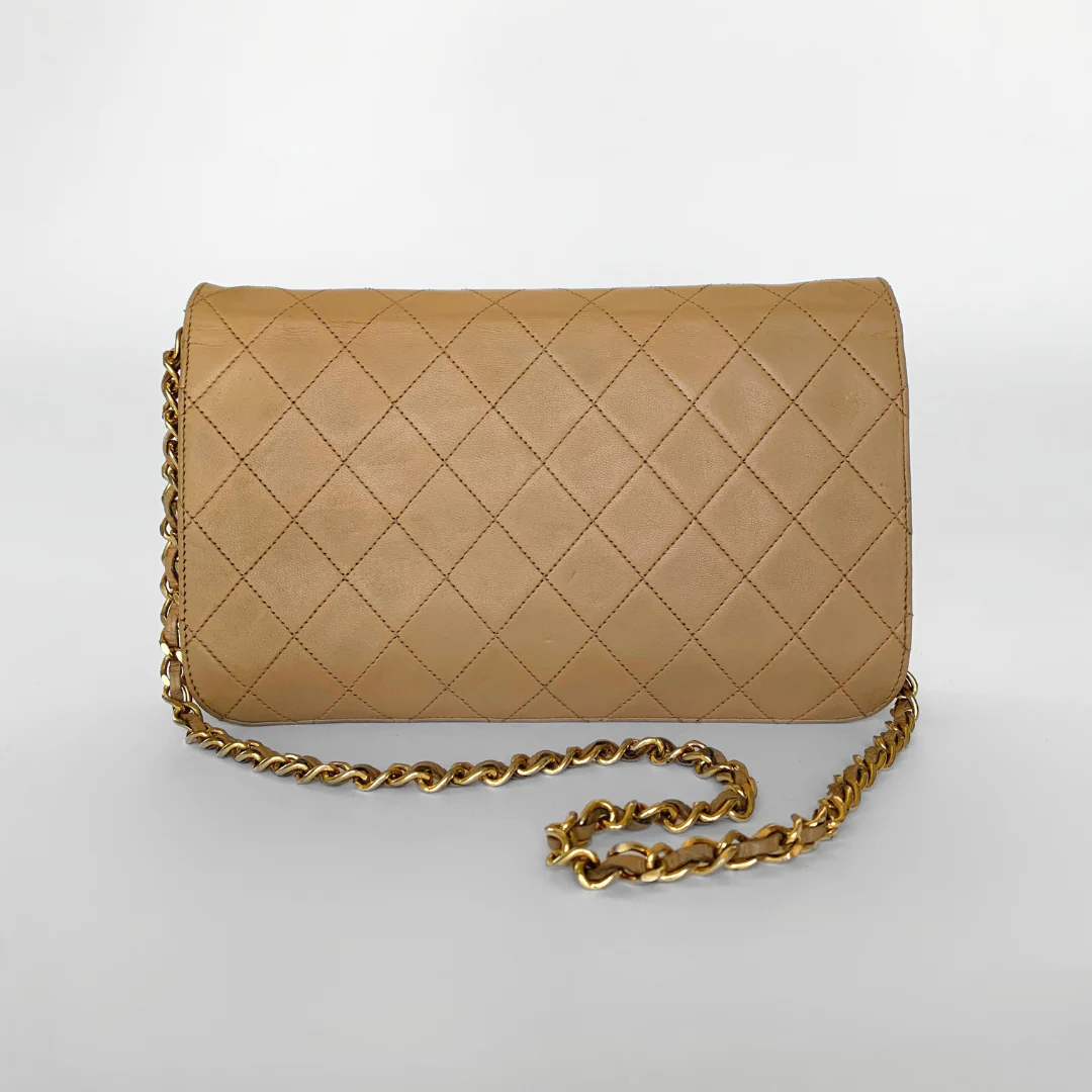 Chanel Chanel Single Flap Bag Lambskin Leather - Shoulder bags - Etoile Luxury Vintage