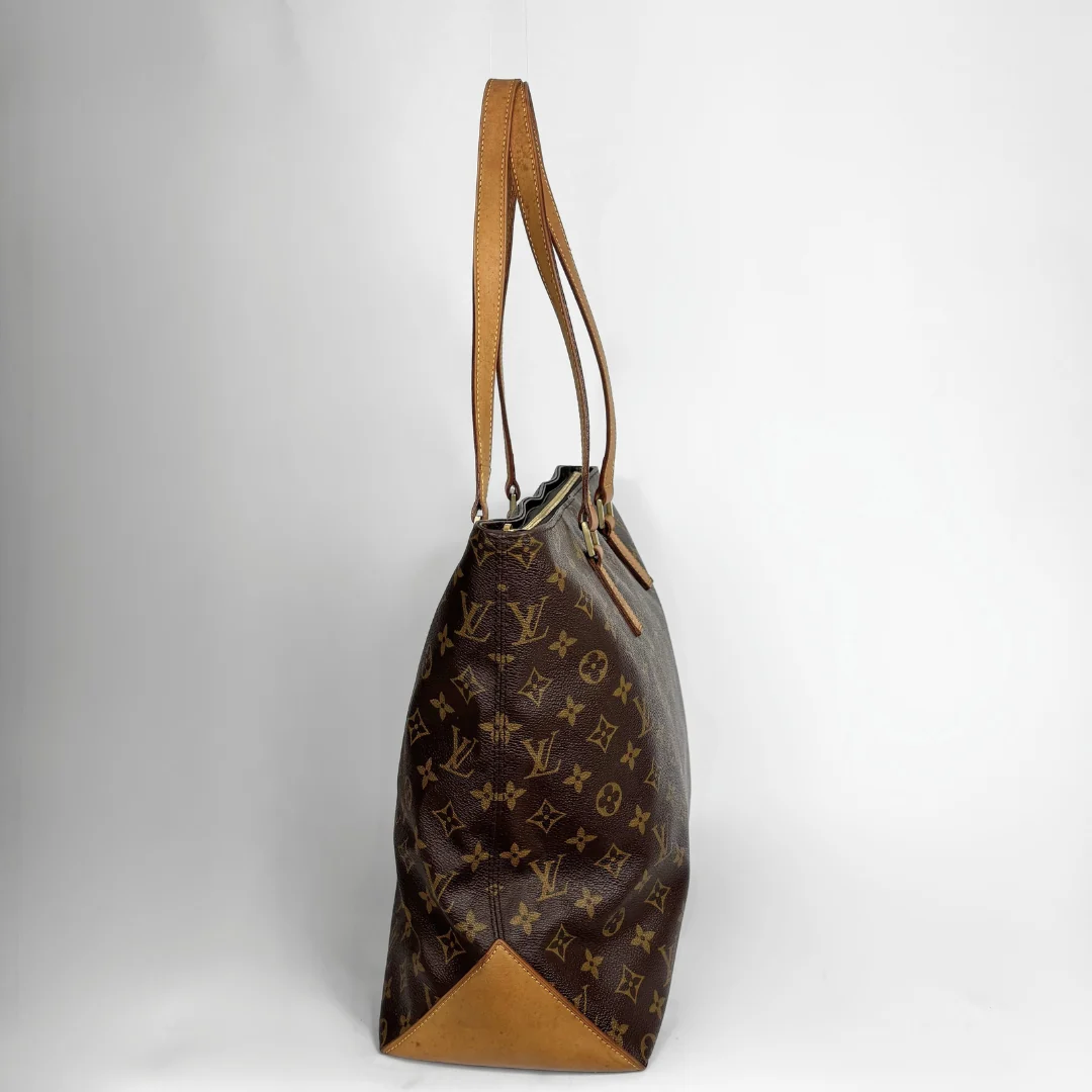 Louis Vuitton Cabas Mezzo on a white background
