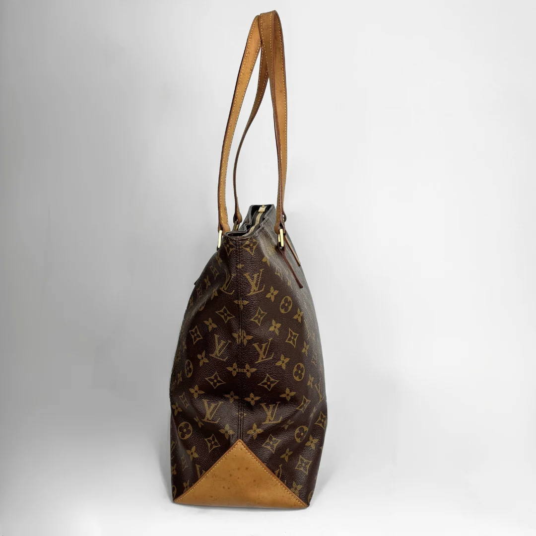 Louis Vuitton Cabas Mezzo on a white background