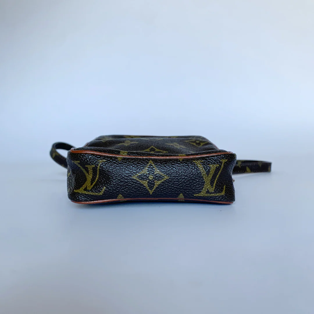 Louis Vuitton Louis Vuitton Danube Mini Monogram Canvas - Crossbody bags - Etoile Luxury Vintage