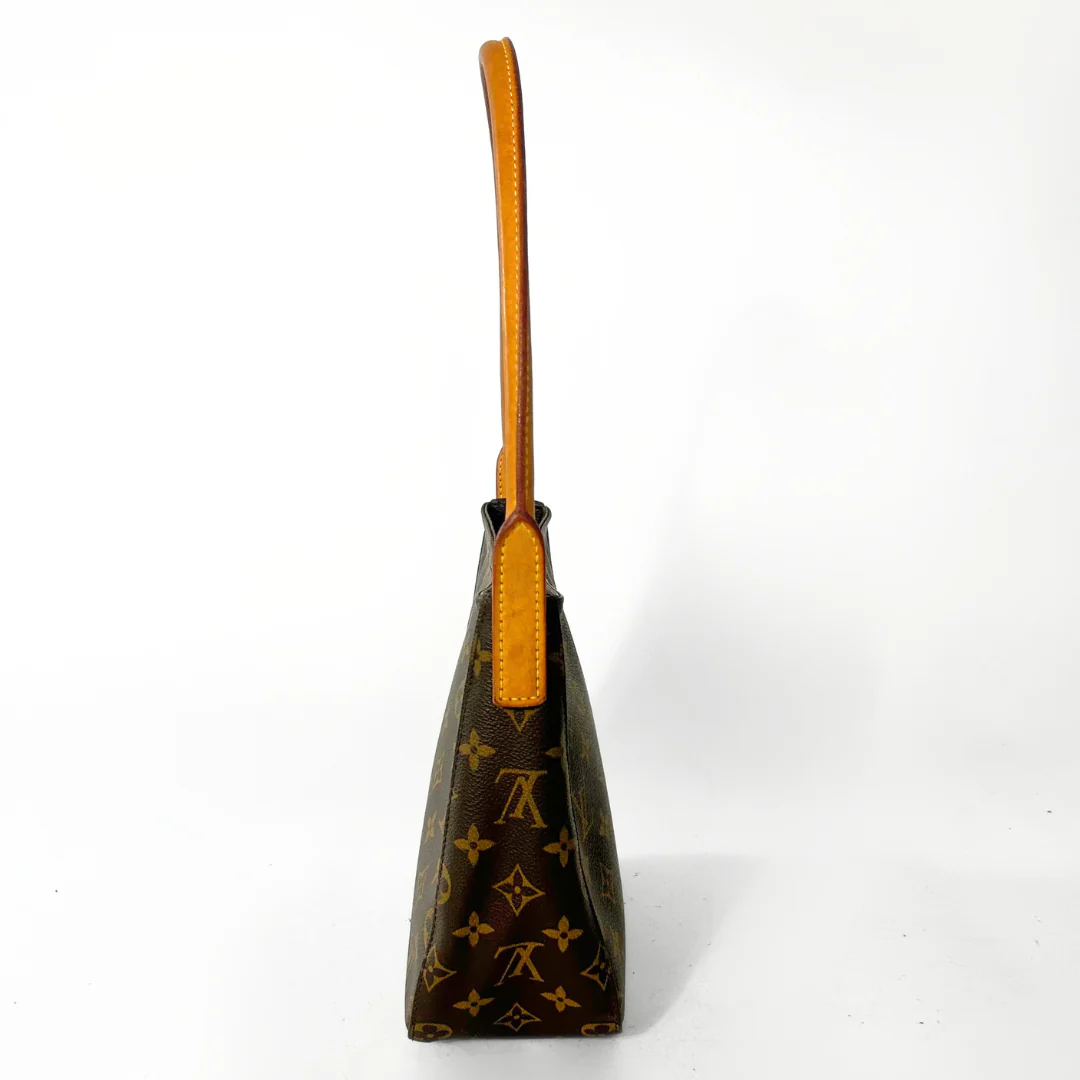 Louis Vuitton Louis Vuitton Looping MM Monogram Canvas - Shoulder bags - Etoile Luxury Vintage