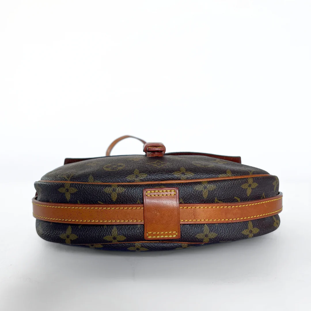 Louis Vuitton Louis Vuitton Jeune Fille Monogram Canvas - Crossbody bags - Etoile Luxury Vintage
