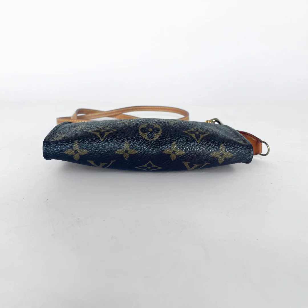 Louis Vuitton Louis Vuitton Pouch Monogram Canvas - Crossbody bags - Etoile Luxury Vintage