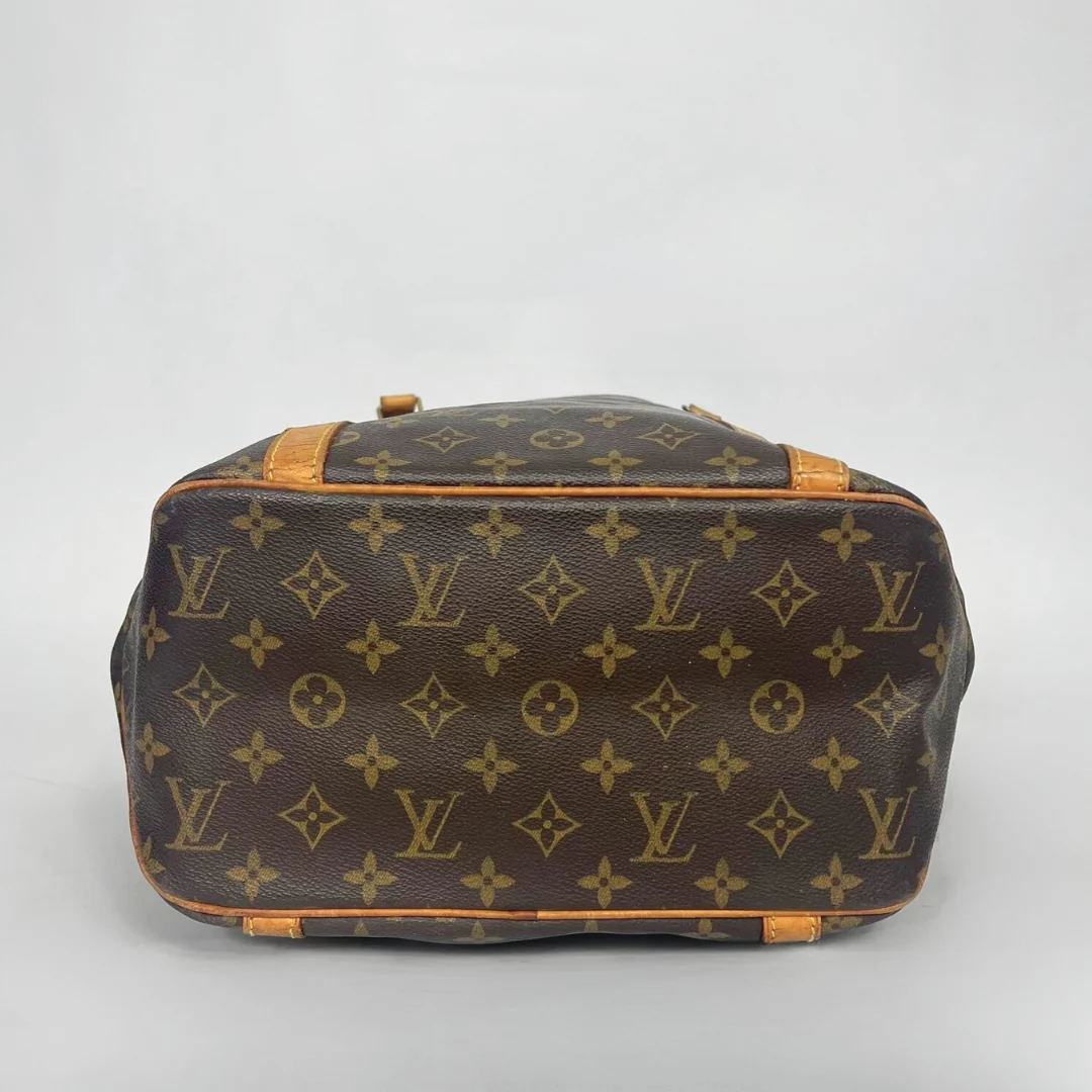 Louis Vuitton Shopper in brown Monogram Canvas on a White Background
