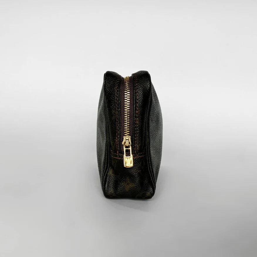 Louis Vuitton Louis Vuitton Toiletry Bag Monogram Canvas - Toiletry bags - Etoile Luxury Vintage