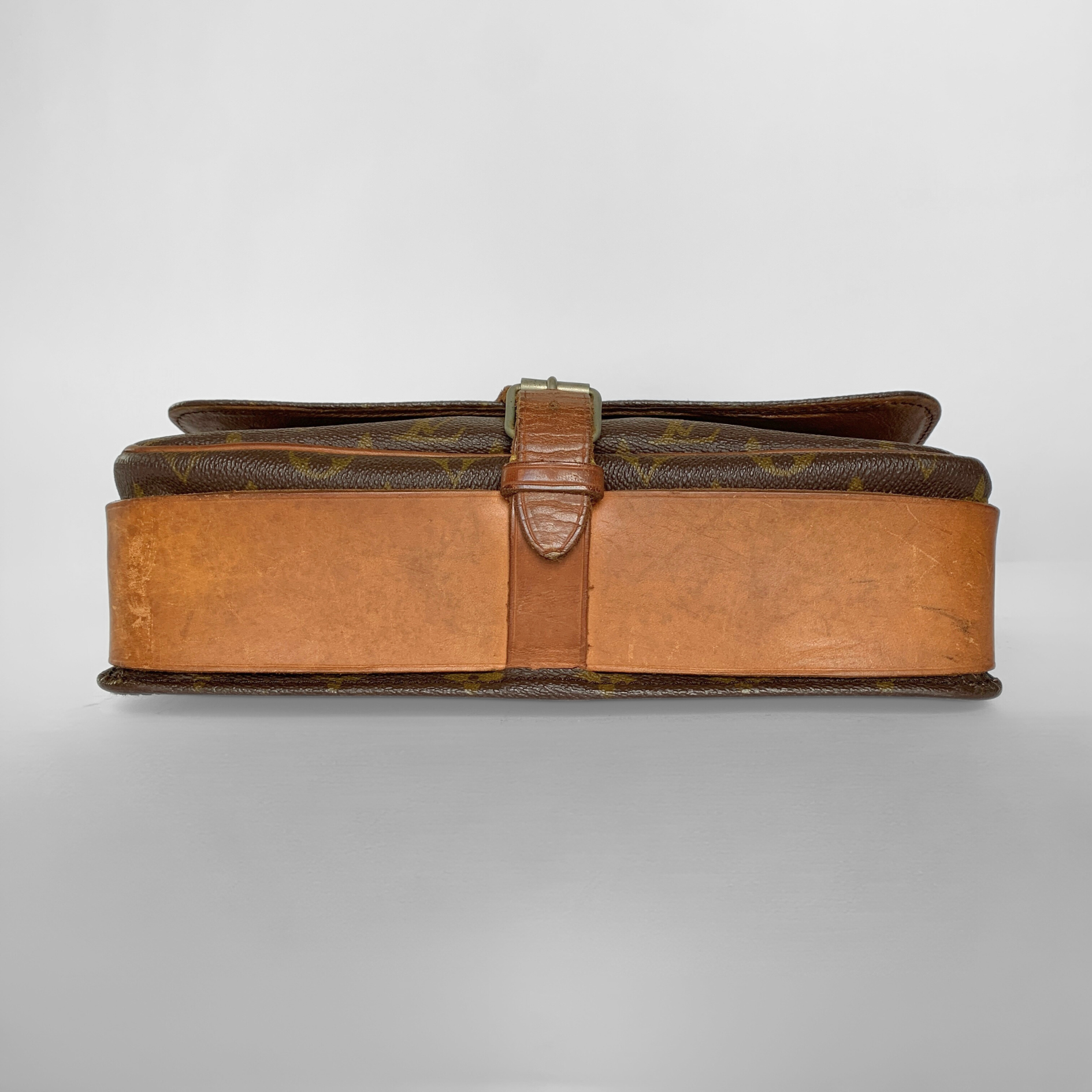 Louis Vuitton Louis Vuitton Cartouchiegrave;re GM Monogram Canvas - Crossbody bags - Etoile Luxury Vintage