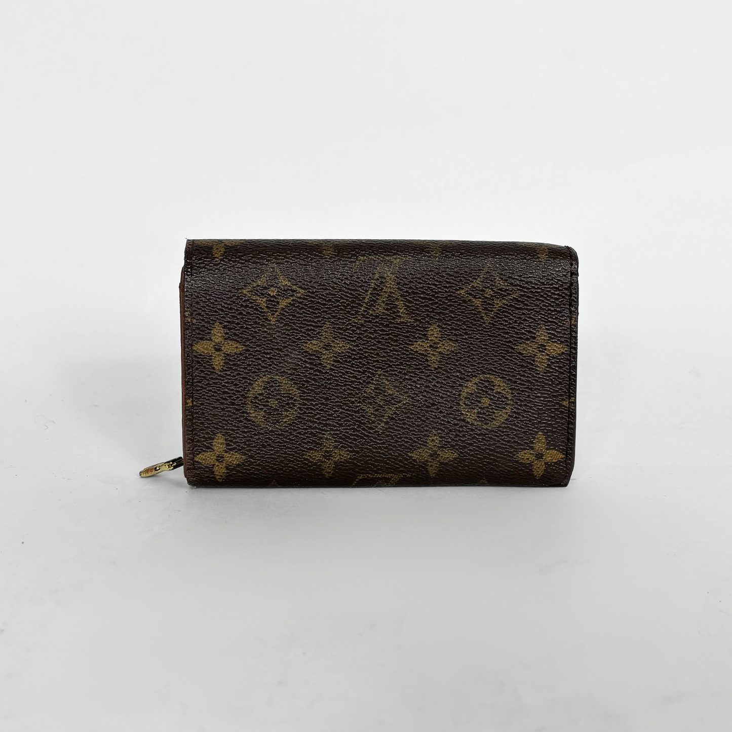 Louis vuitton wallet in brown Damier Ebene checkered canvas with a snap-button closure.