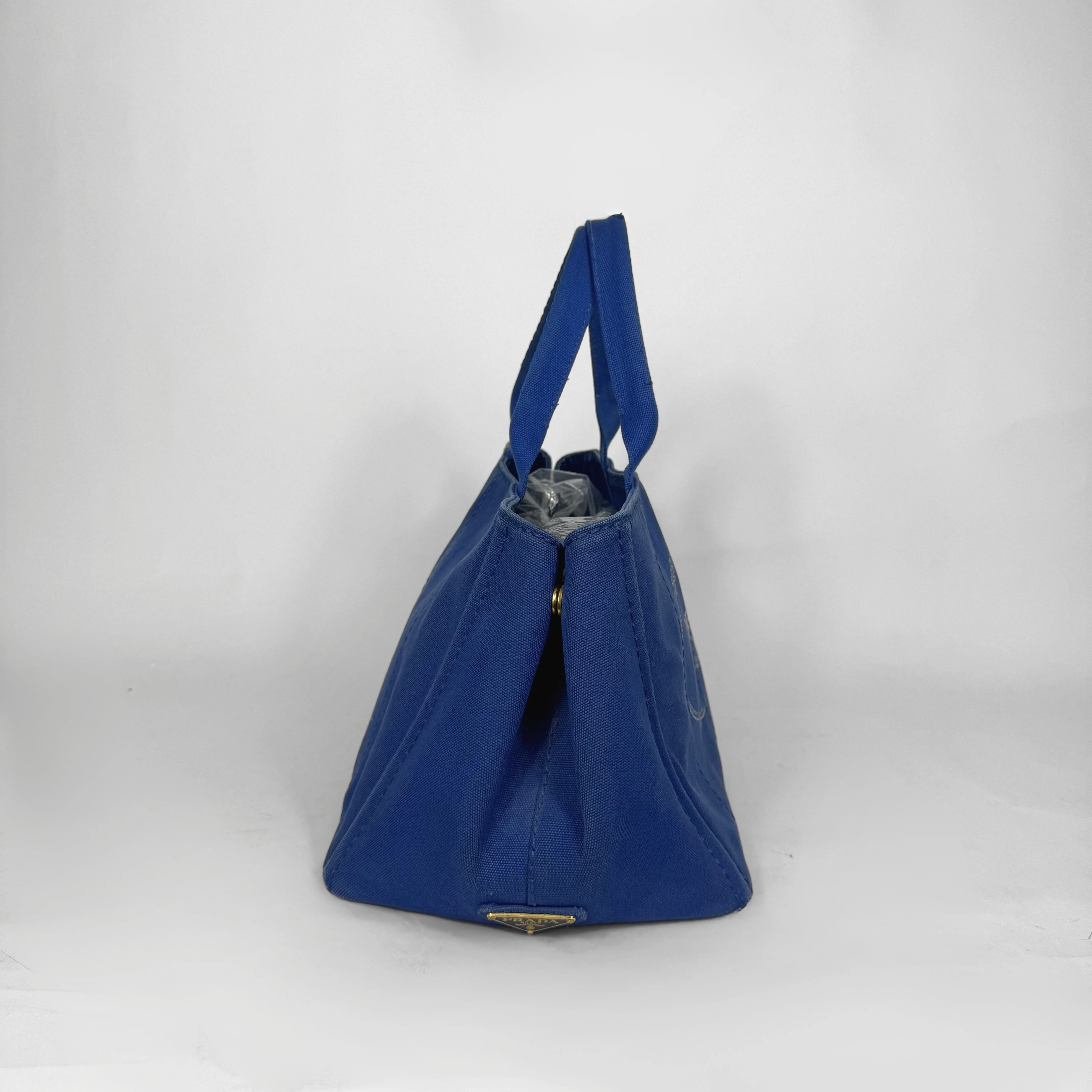 Blue handbag on a white background