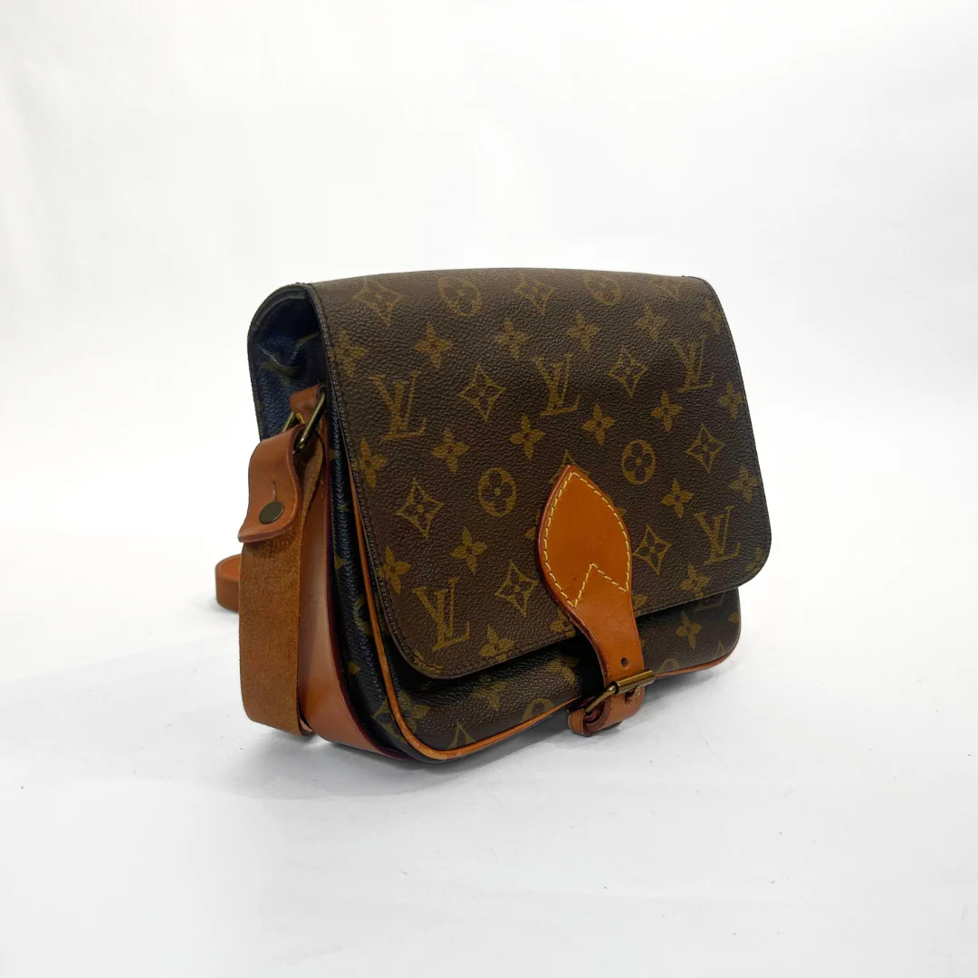 Louis Vuitton Louis Vuitton Cartouchi&egrave;re MM Monogram Canvas - Crossbody bags - Etoile Luxury Vintage