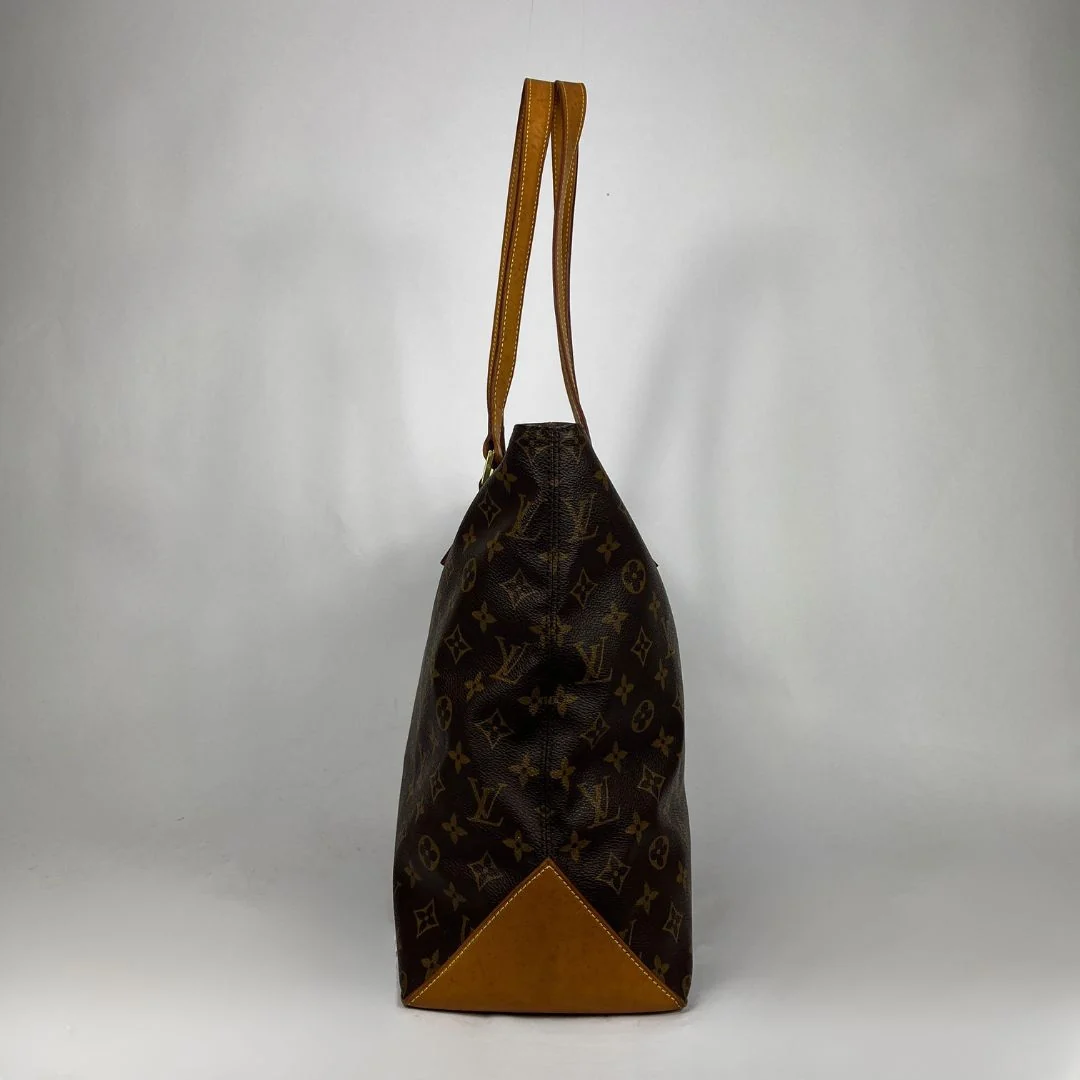 Louis Vuitton Cabas Mezzo on a white background