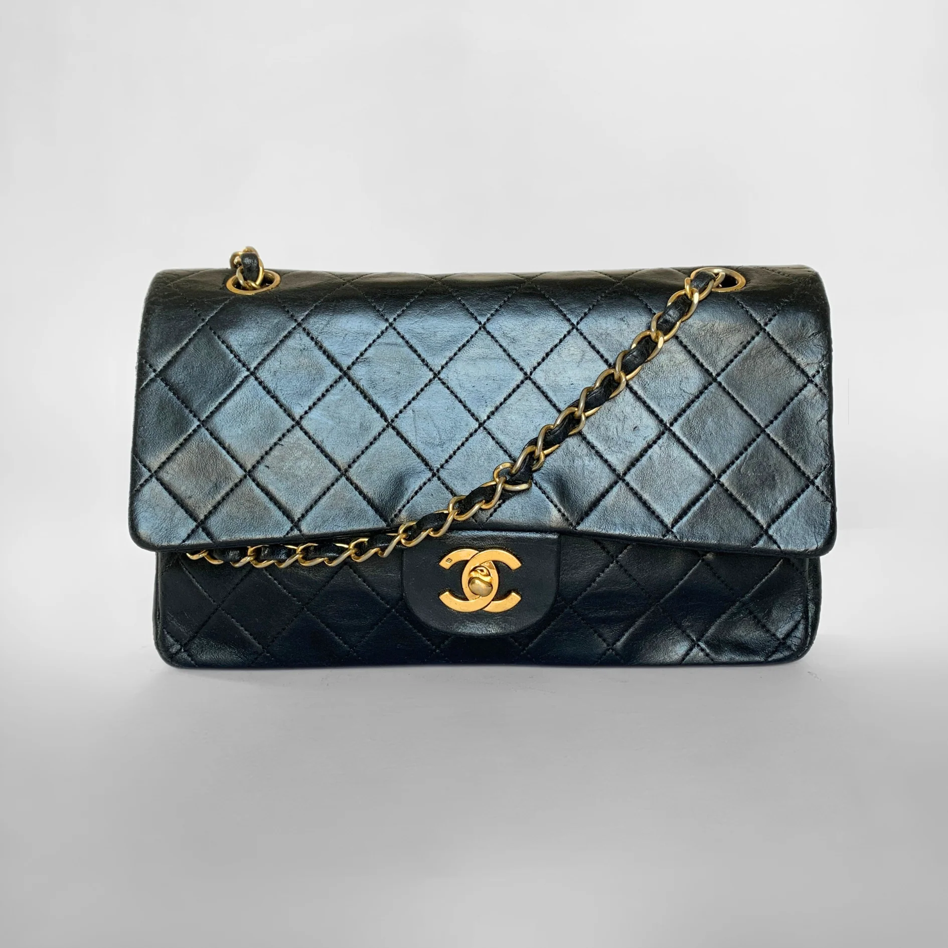 Chanel Chanel Classic Flap Bag Medium Lambskin Leather - Shoulder bags - Etoile Luxury Vintage