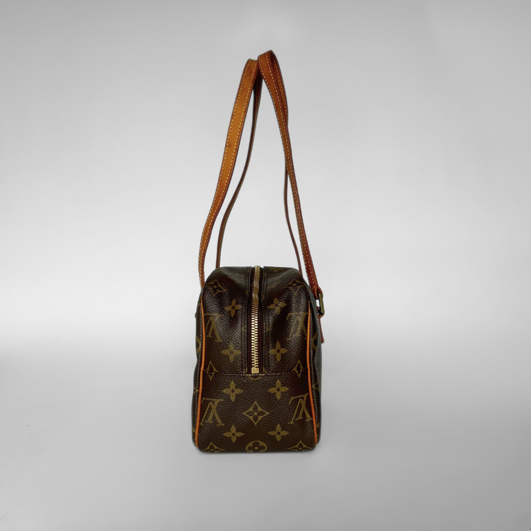 Louis Vuitton Louis Vuitton Citeacute; MM Monogram Canvas - Shoulder bags - Etoile Luxury Vintage
