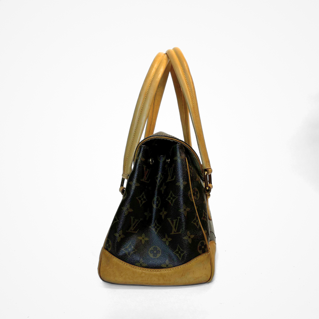 Louis Vuitton Beverly MM Monogram Canvas on a white background
