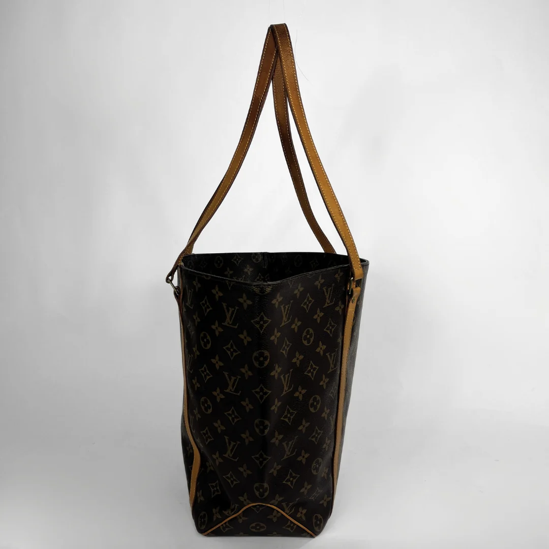 Louis Vuitton Shopper on a white background