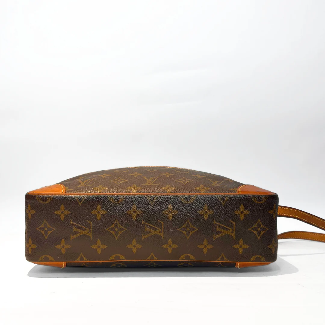 Louis Vuitton Louis Vuitton Trocadero GM Monogram Canvas - Crossbody bags - Etoile Luxury Vintage
