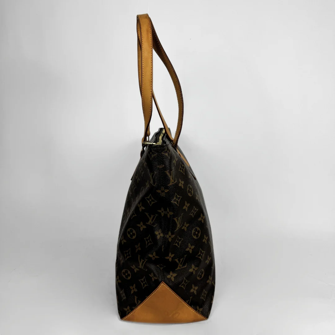 Louis Vuitton Cabas Mezzo on a white background