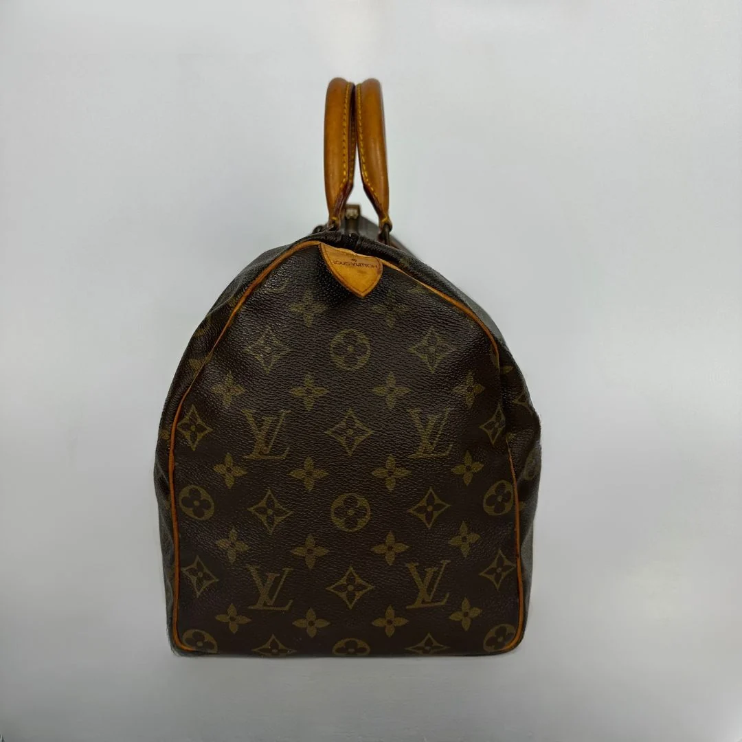 Louis Vuitton Speedy 35 on a white background