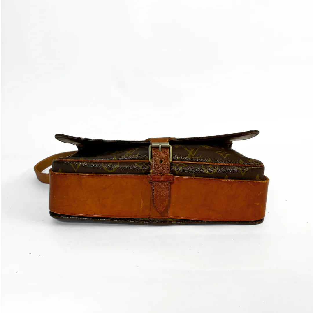 Louis Vuitton Louis Vuitton Cartouchi&egrave;re GM Monogram Canvas - Crossbody bags - Etoile Luxury Vintage