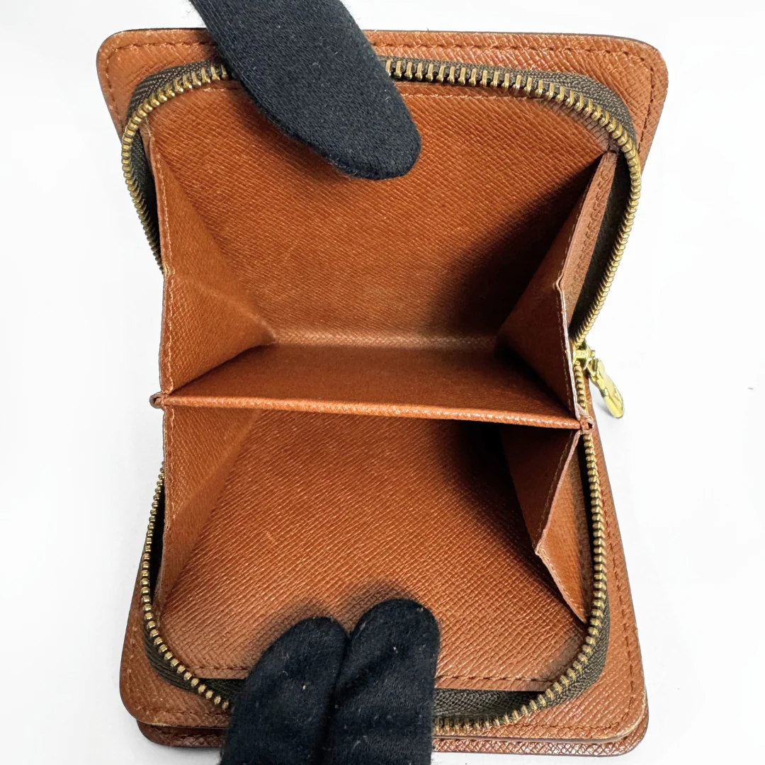 Louis Vuitton Zipper Wallet