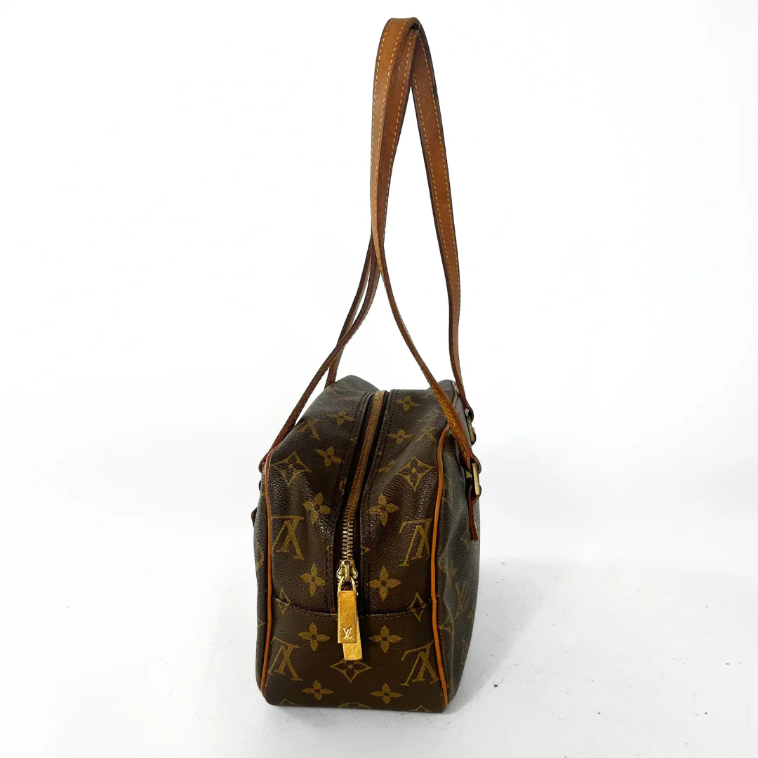 Louis Vuitton Louis Vuitton Cit&eacute; MM Monogram Canvas - Shoulder bags - Etoile Luxury Vintage