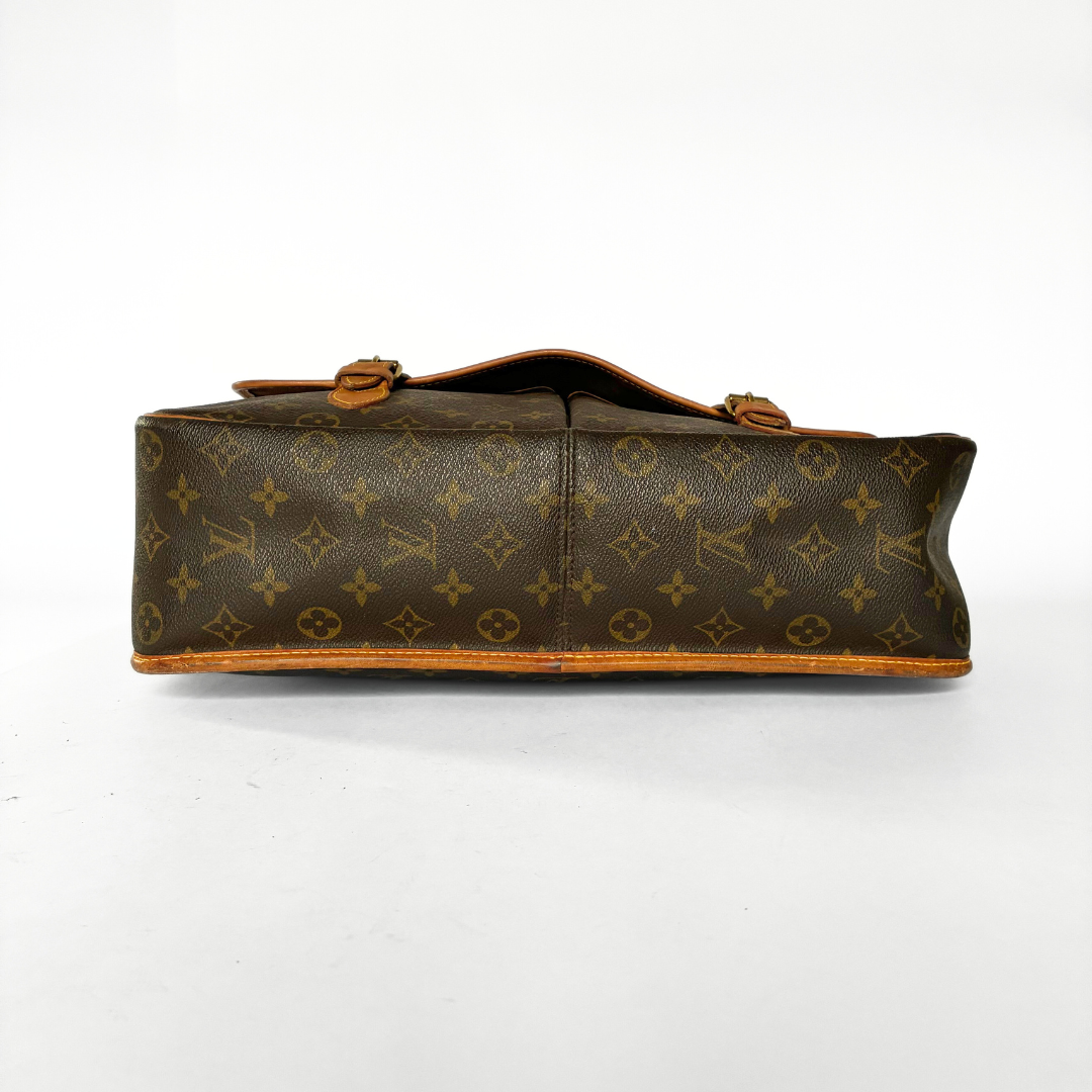 Louis Vuitton Louis Vuitton Gibeciegrave;re GM Monogram Canvas - Crossbody bags - Etoile Luxury Vintage