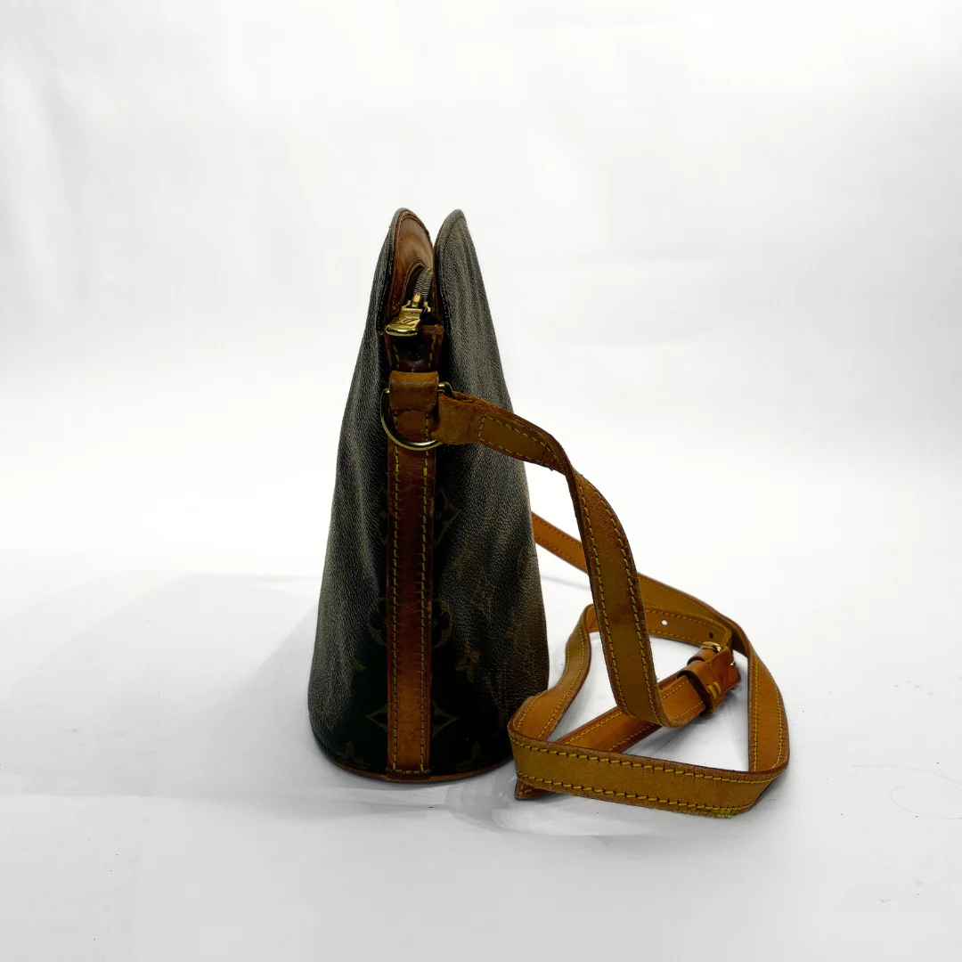 Louis Vuitton Louis Vuitton Drouot Monogram Canvas - Crossbody bags - Etoile Luxury Vintage