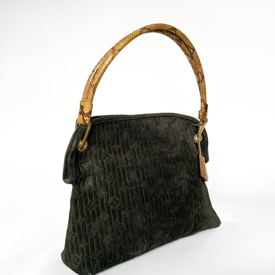 Louis Vuitton Louis Vuitton GM Python Limited Edition Shoulderbag - Shoulder bags - Etoile Luxury Vintage