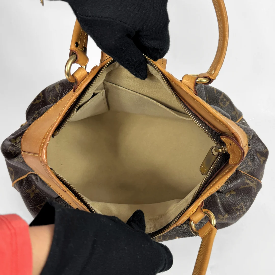 Louis Vuitton  Boétie