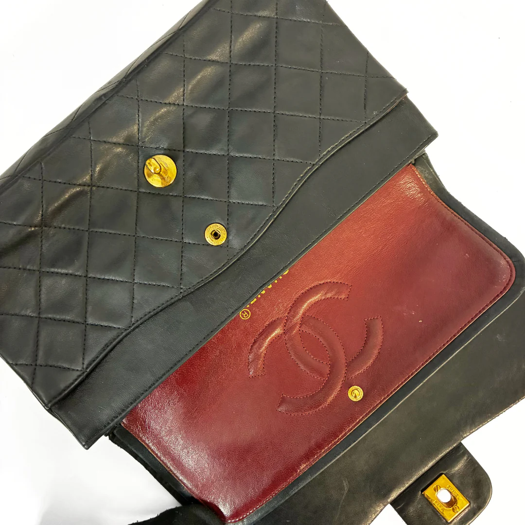 Chanel Chanel Medium Classic Double Flapbag - Shoulder bags - Etoile Luxury Vintage